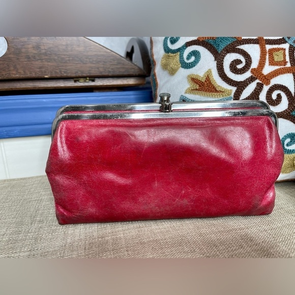 HOBO INTERNATIONAL LAUREN CLUTCH WALLET Bright Red Leather - Picture 1 of 8